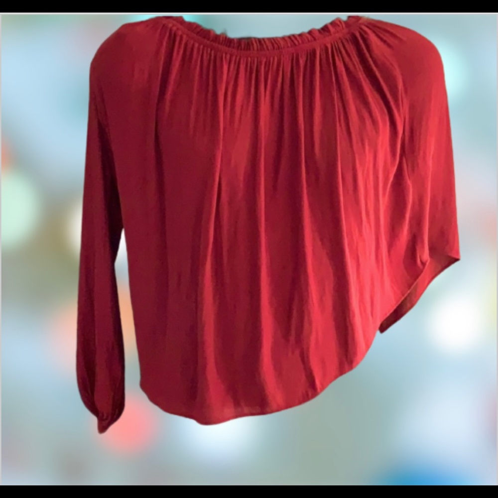 🛍 FOREVER 21 dressy off the shoulder blouse